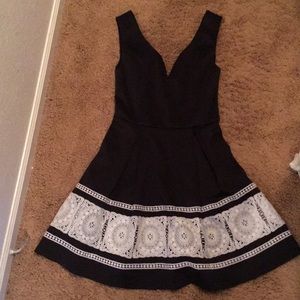 Cute dress.